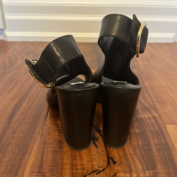 Steve Madden leather black open-toe heels with gold clasp - Picture 4 of 6